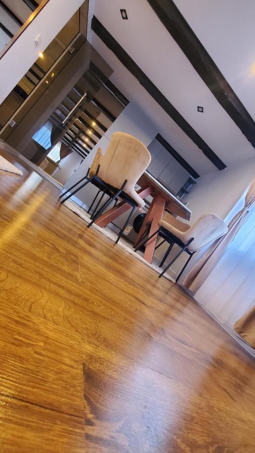Flux Studios Apart 2 Oradea Exteriér fotografie